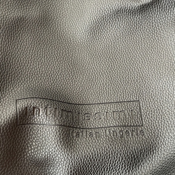 💕Intimissimi Faux Leather Backpack💕 - Picture 4 of 9